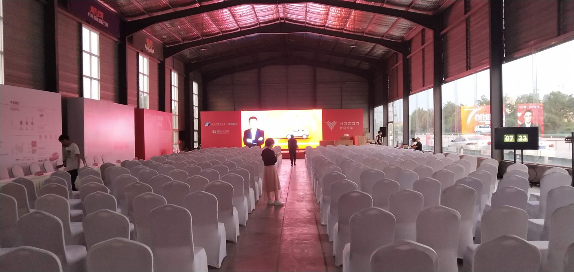 室内搭建舞台，需要怎样选择材料和搭建步骤？