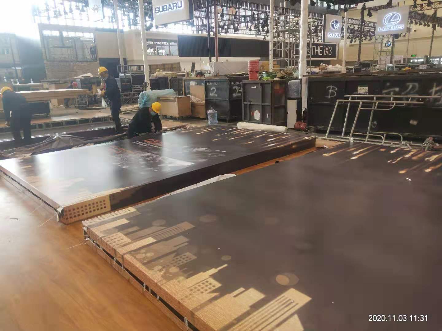 郑州道清车展桁架搭建施工中