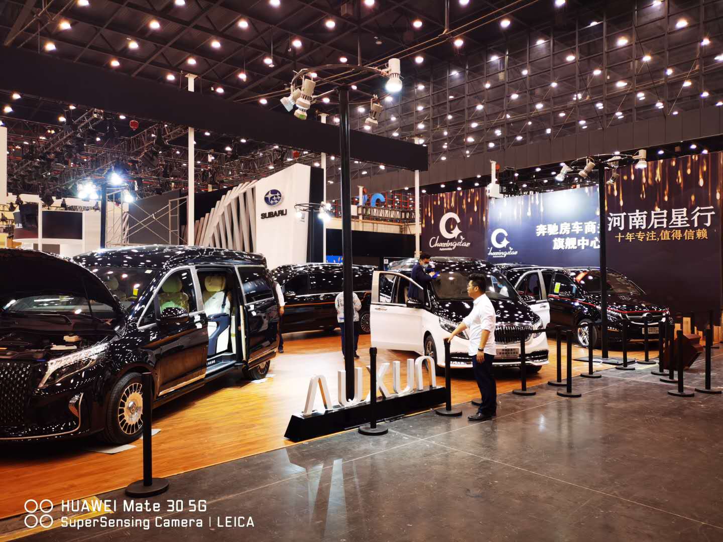 客户展车进入,等待开展